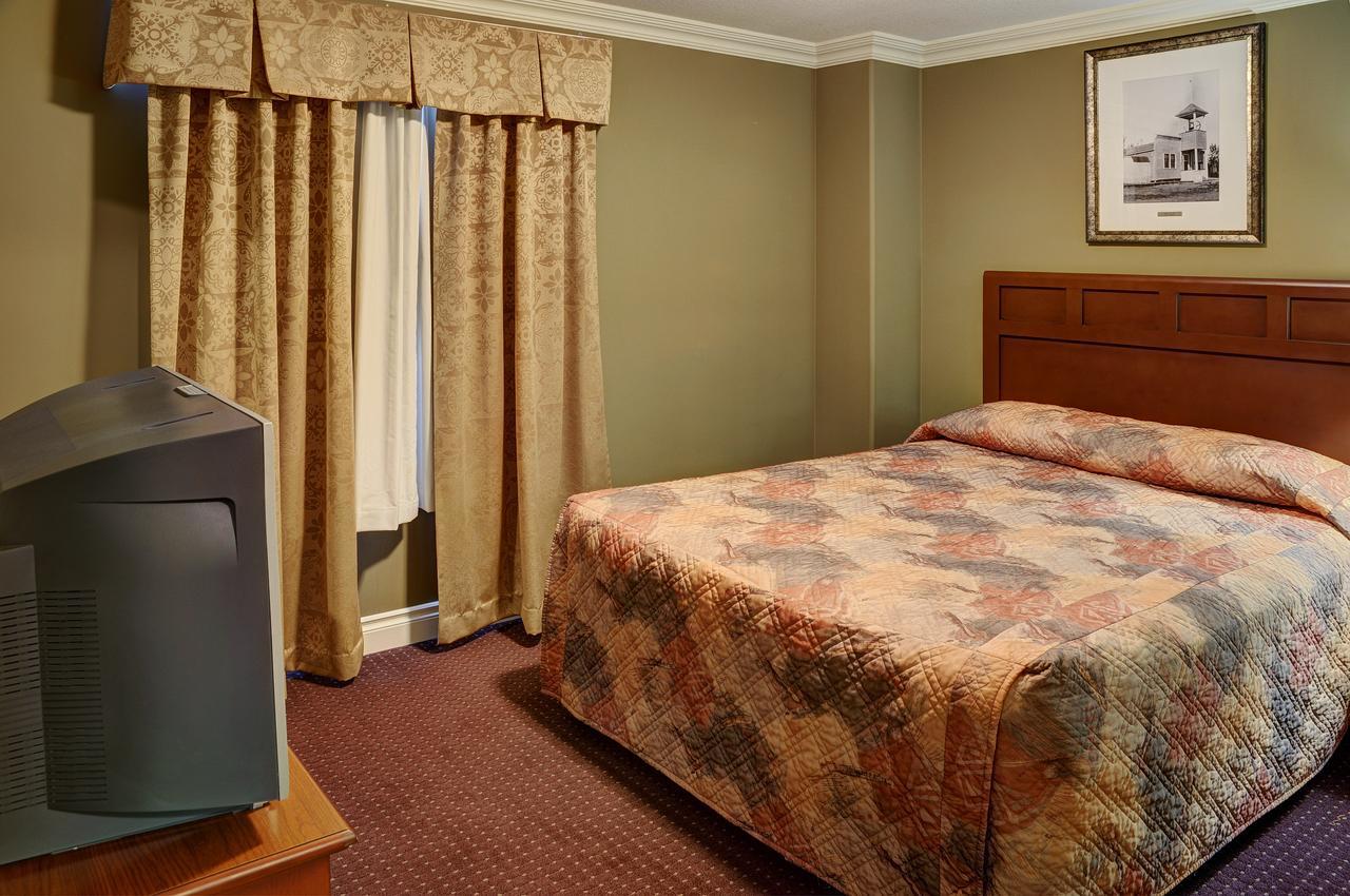 Lakeview Inns & Suites - Edson Airport West Экстерьер фото